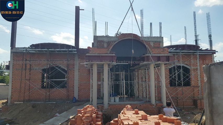Cận cảnh tầng trệt biệt thự 2 tầng cổ điển