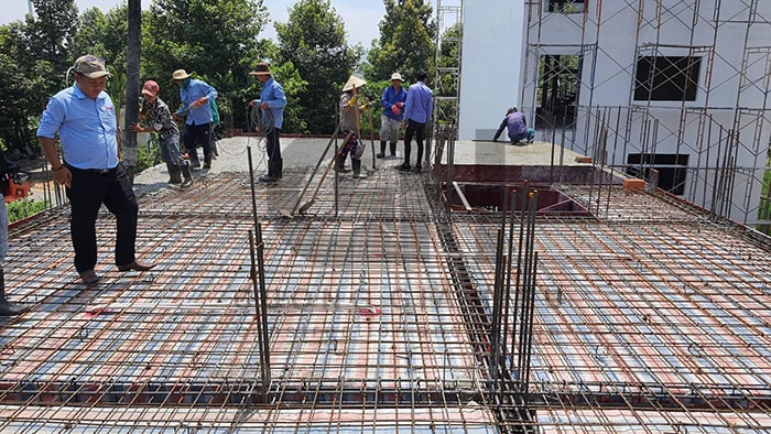 đổ bê tông tầng 1 nhà phố kết hợp căn hộ cho thuê quận 2