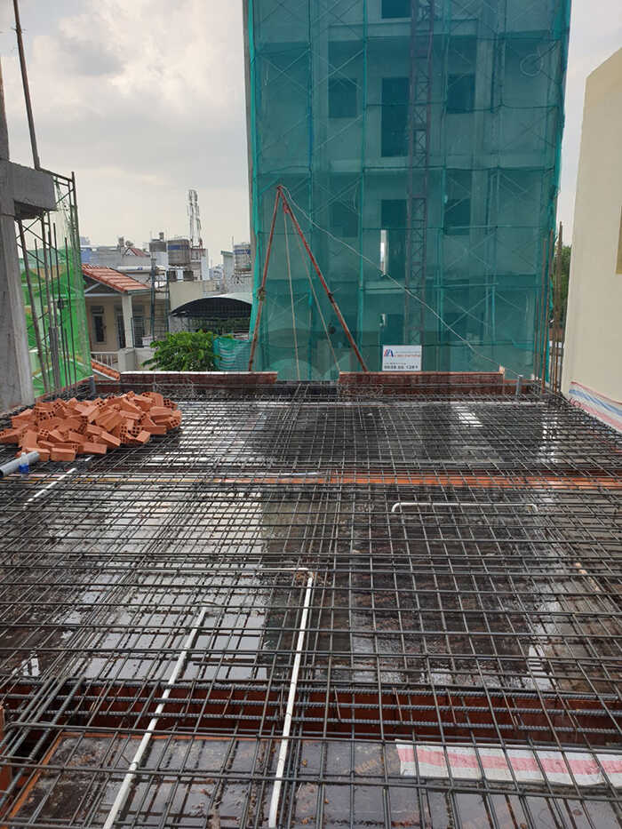 Hình ảnh thi công thực tế xây dựng nhà phố kết hợp căn hộ cho thuê tại quận 7