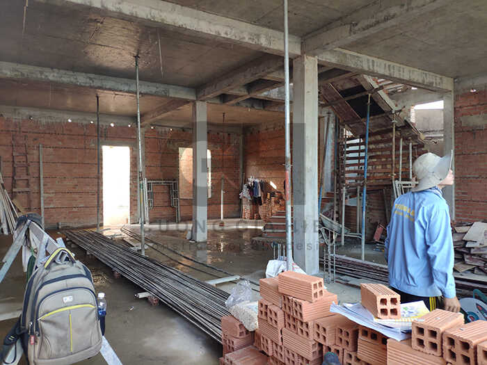 Hình ảnh thi công thực tế gia công sắt sàn biệt thự tân cổ điển 10x15m