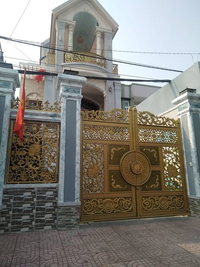 Mẫu cổng nhôm đúc biệt thự 01