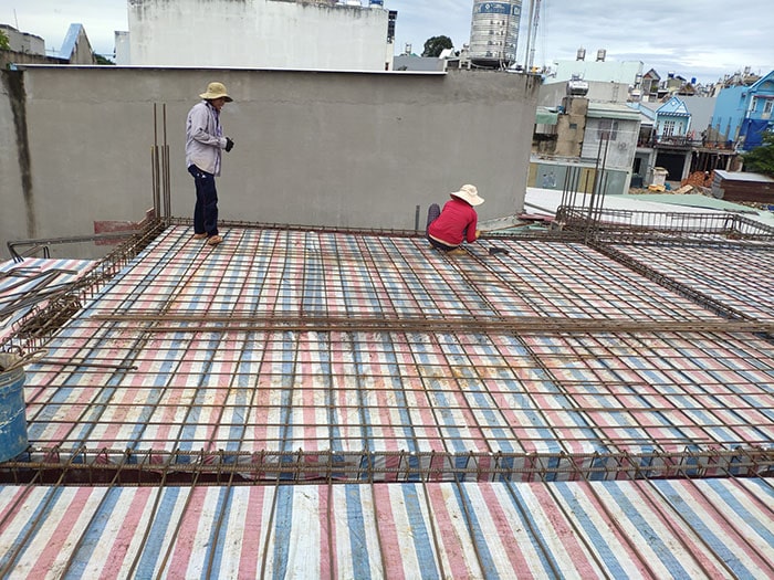 rải sắt sàn biệt thự tân cổ điển quận 12