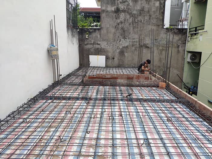 rải sắt sang tầng 2 nhà phố hiện đại 5 tầng quận tân phú